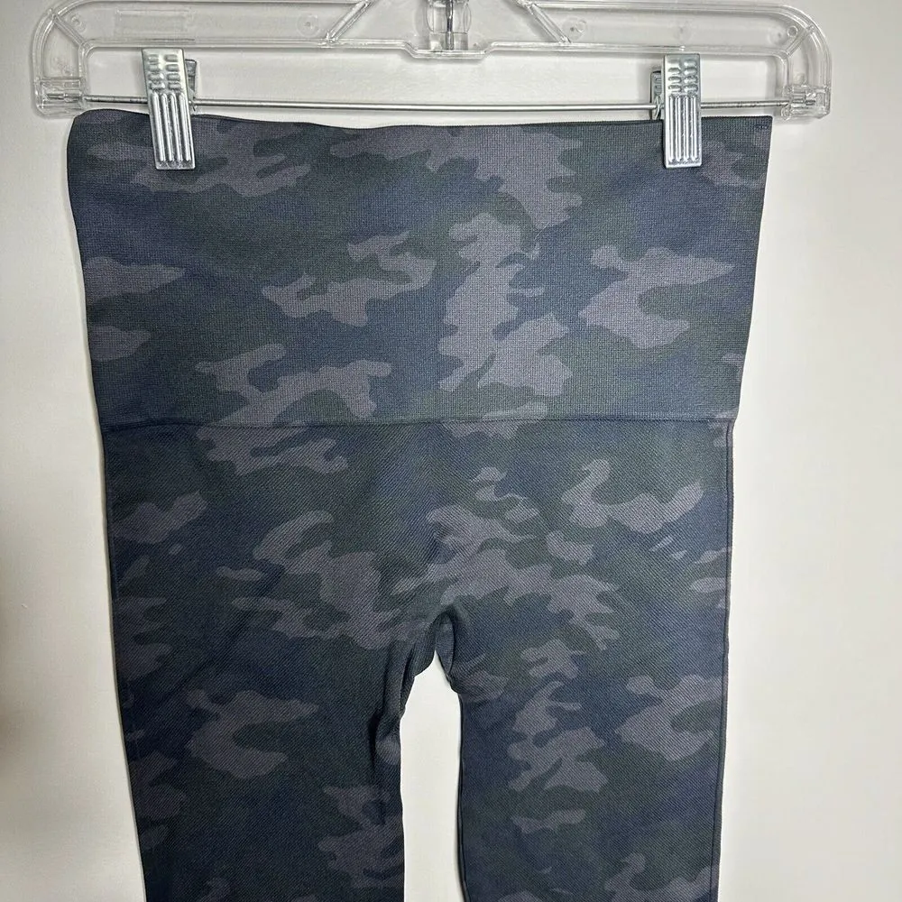 Women's SPANX Size Medium Camo‎ High Rise Seamless Leggings - Image 2