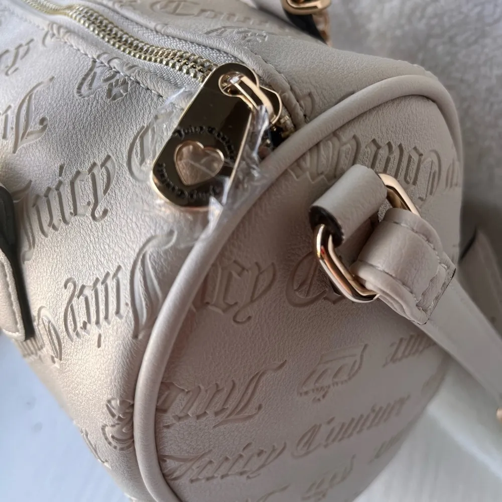 Juicy Couture Not Your Babe Satchel Angel White with Gold Charms Crossbody NWT - Image 4