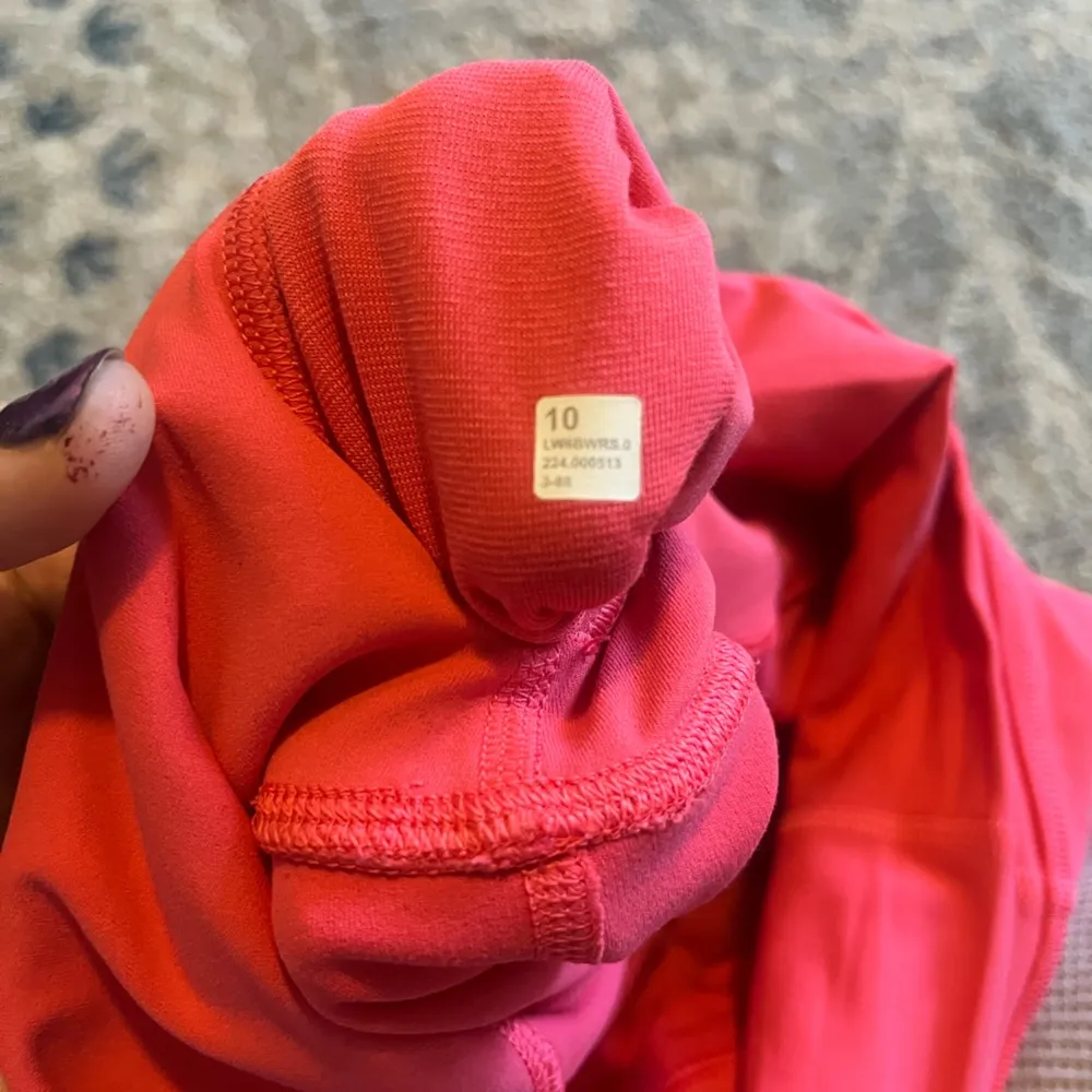 Lululemon leggings and sports bra set - Image 4