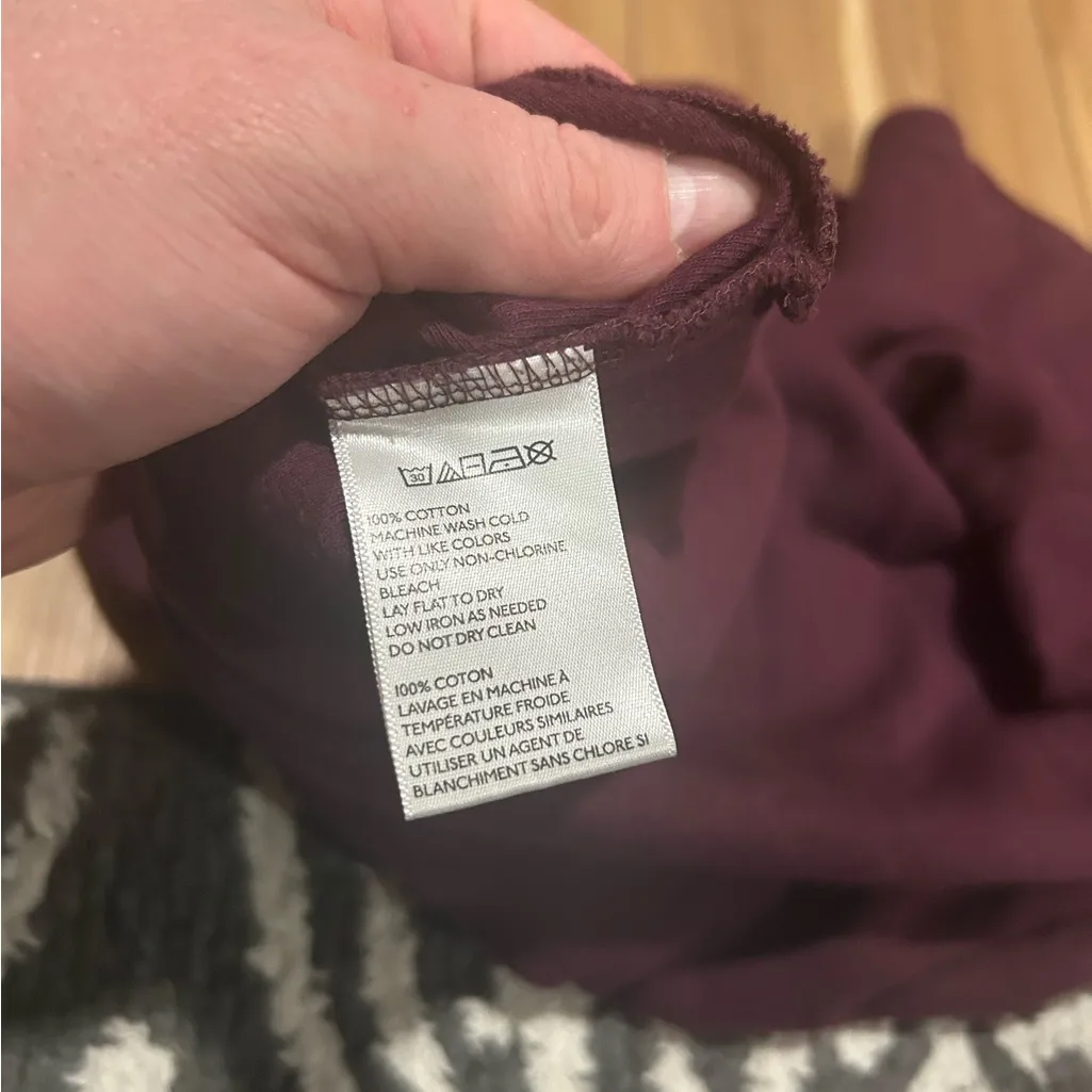 BDG Long Sleeve Deep Burgundy Crewneck Top Size Small - Image 4