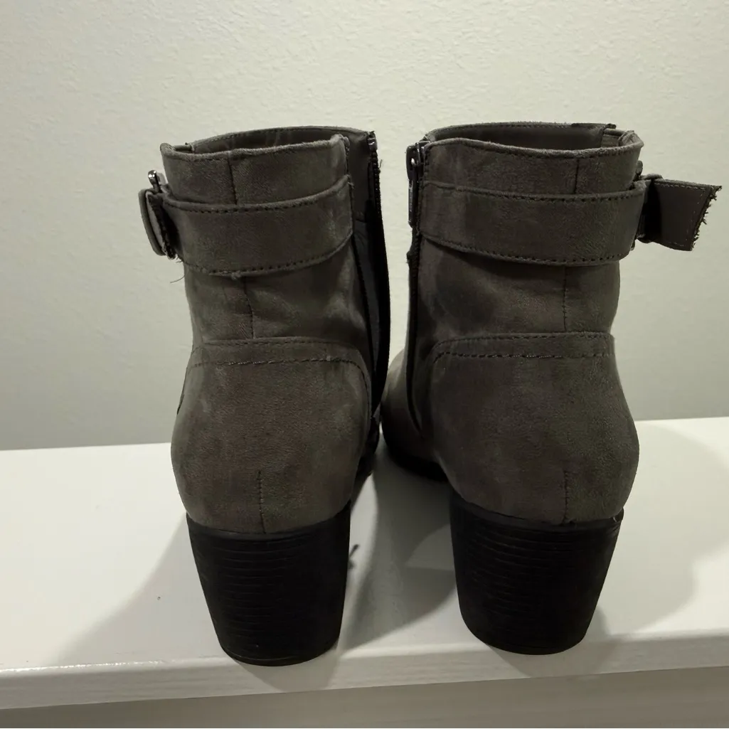 Womens Gray Suede Ankle Boots - Image 5