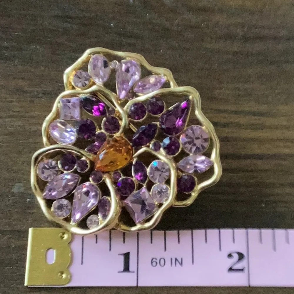 Vintage Nolan Miller Purple Stone Gold Tone Brooch - Image 4