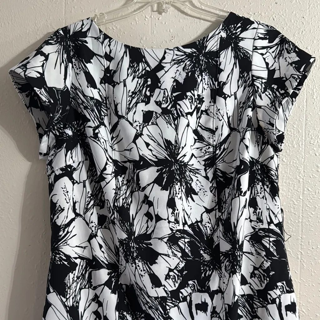 Avenue Black and White Sheath Dress with Flutter Sleeves - Image 10