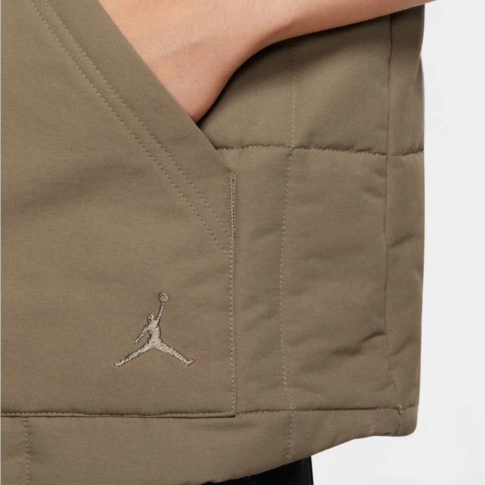 Jordan Quilted Water Repellent Utility Vest - Image 3