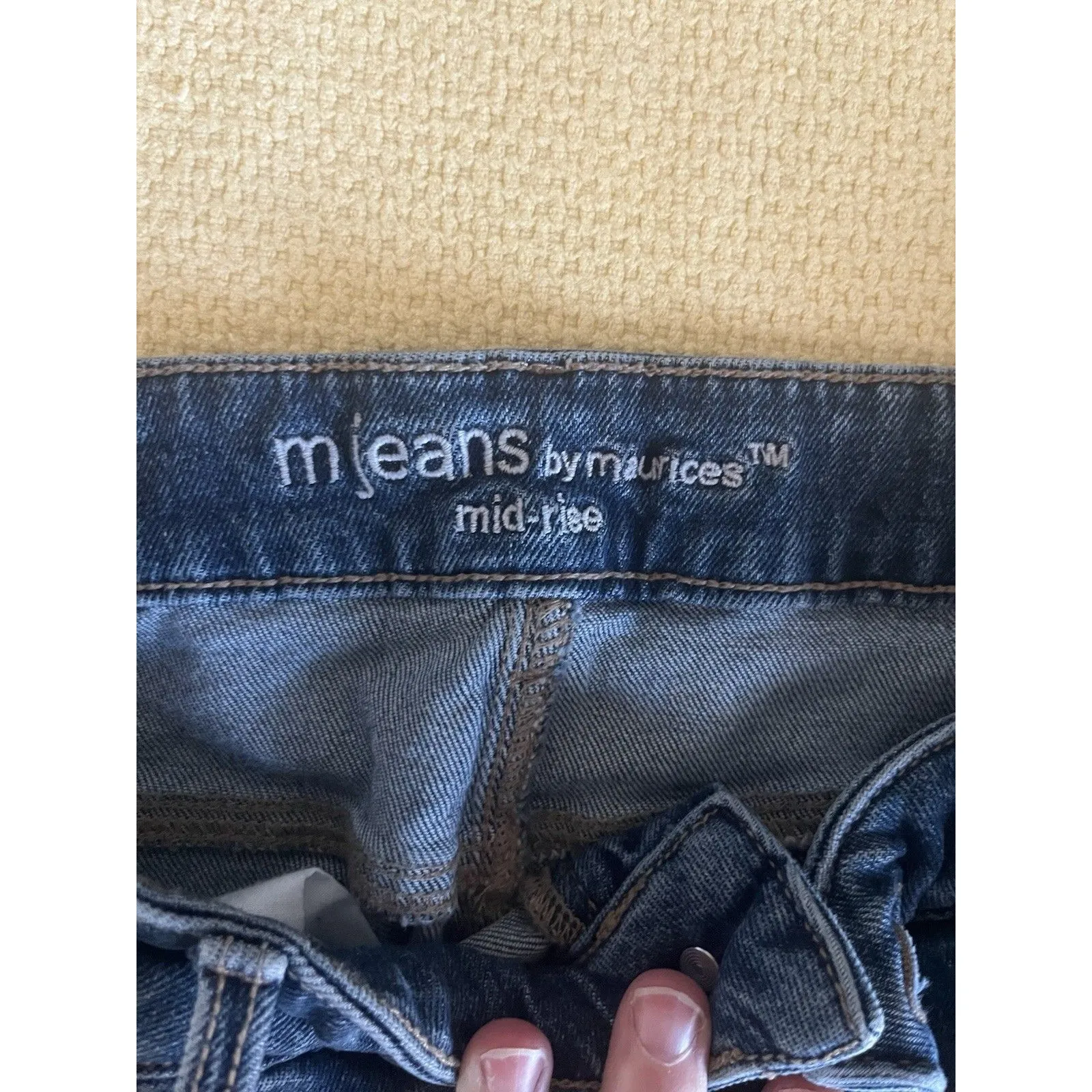 Maurices Denim Shorts Size 12 Blue Patches Raw Hem Mid-rise - Image 5