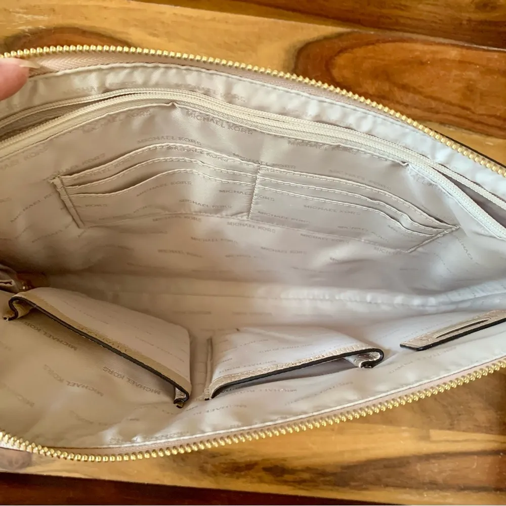 NEW Michael Kors Leather Blush Pink Padded Laptop Case - Image 4