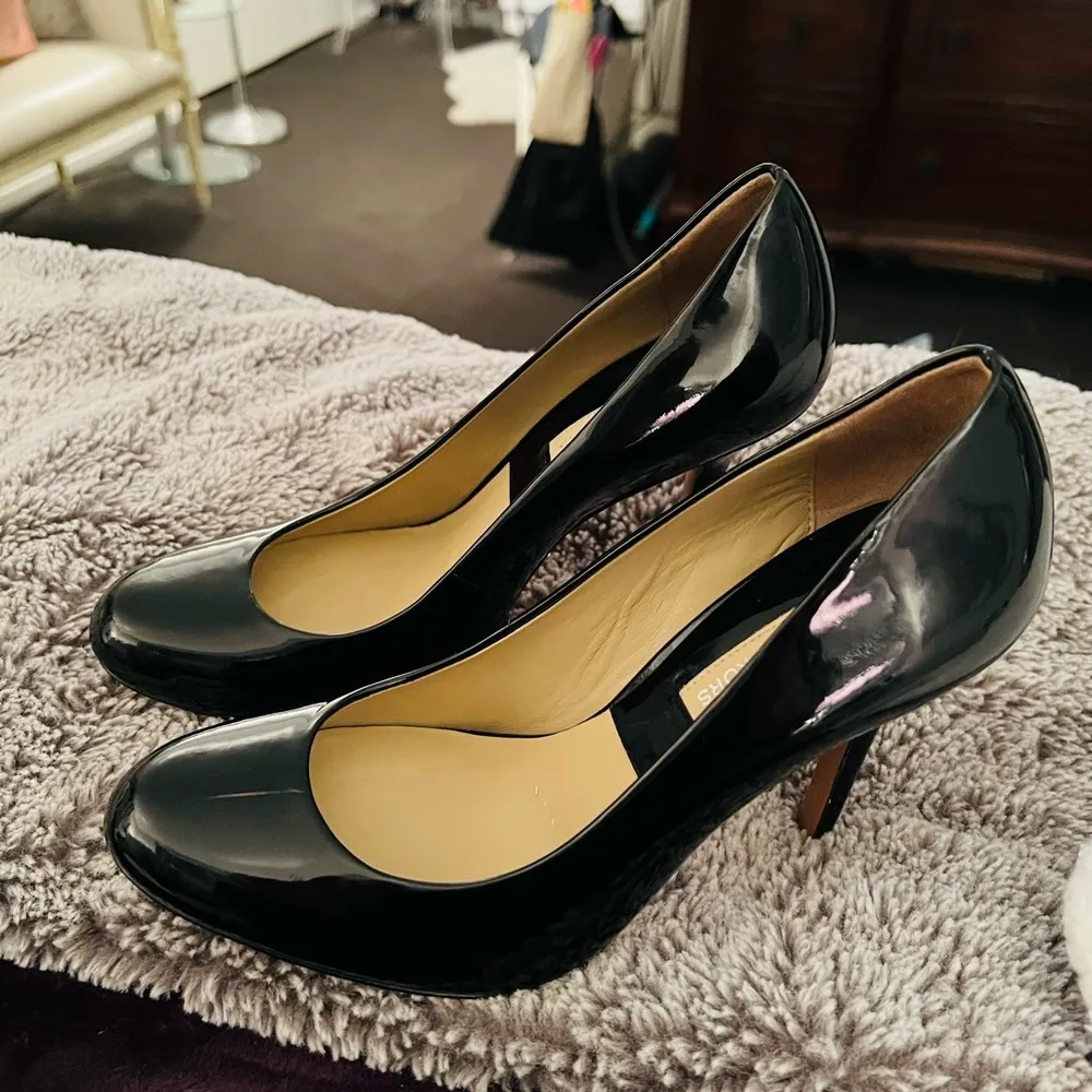 Michael Kors Black Patent High Heels - Image 8