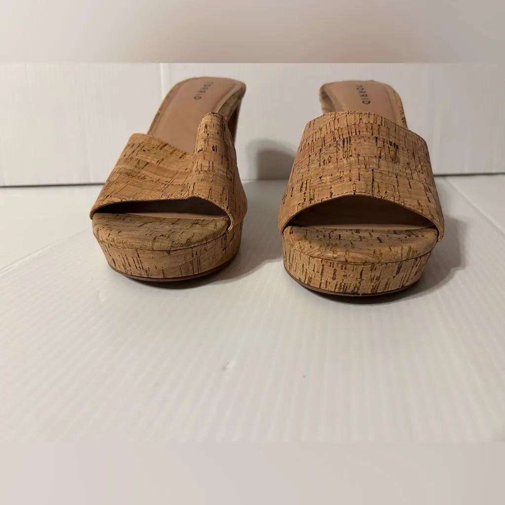 Torrid tan cork platform slide open toe block heels women size 10 WW - Image 4