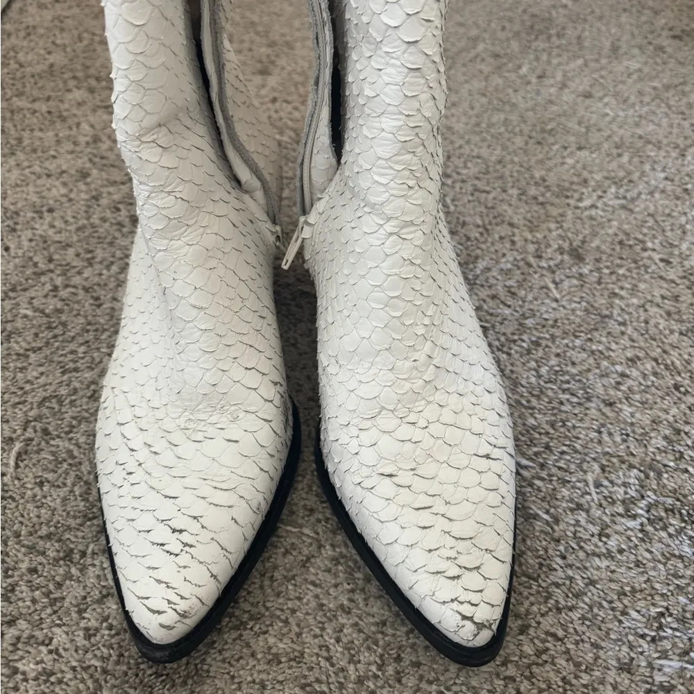 Matisse Caty white snakeskin Size 7.5 - Image 4