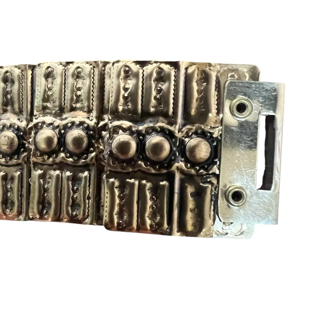 VTG Harwill NY Gold Tone Stretch Hammered Metal Statement Belt 70s Oval Retro - Image 8