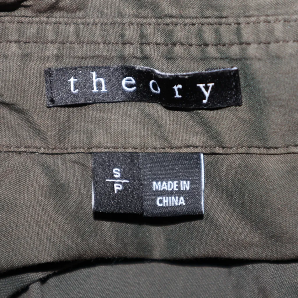 Theory Larissa 2 green long-sleeved buttoned top - Image 11