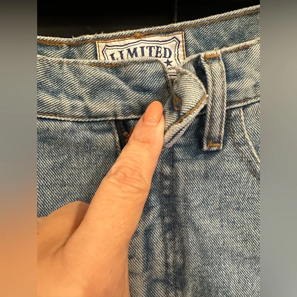 EUC Vintage Limited jeans mom denim jean shorts high waisted 90s shorts - Image 2