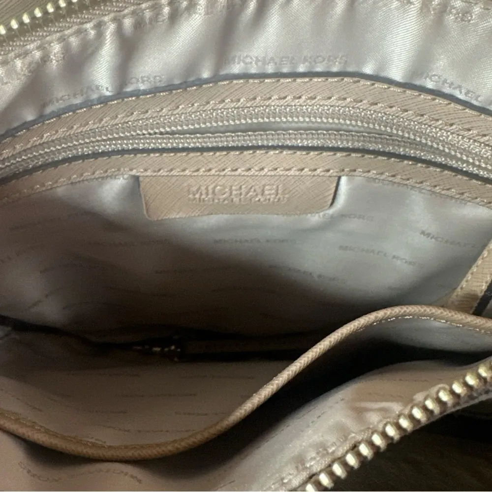 Michael Kors Studio Mercer Large Convertible Tote Oyster - Image 9