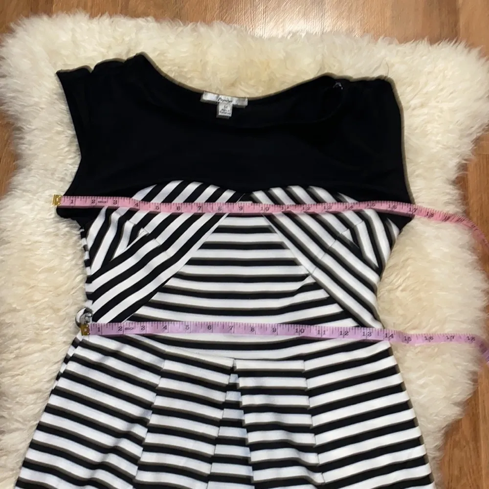 Papaya Black & White Striped Fit & Flare Sleeveless Boat Neck Dress Sz M - Image 5