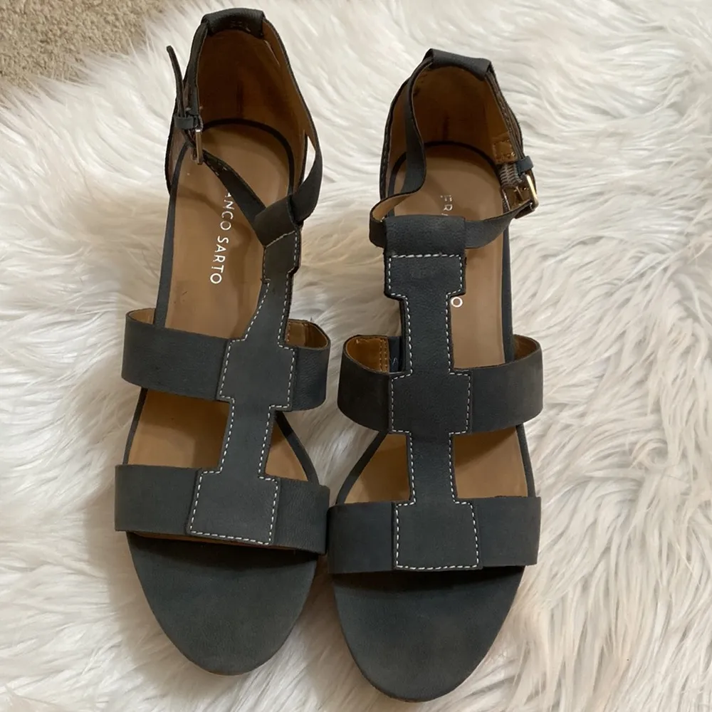 Franco Sarto Falco gray leather wedges - Image 2