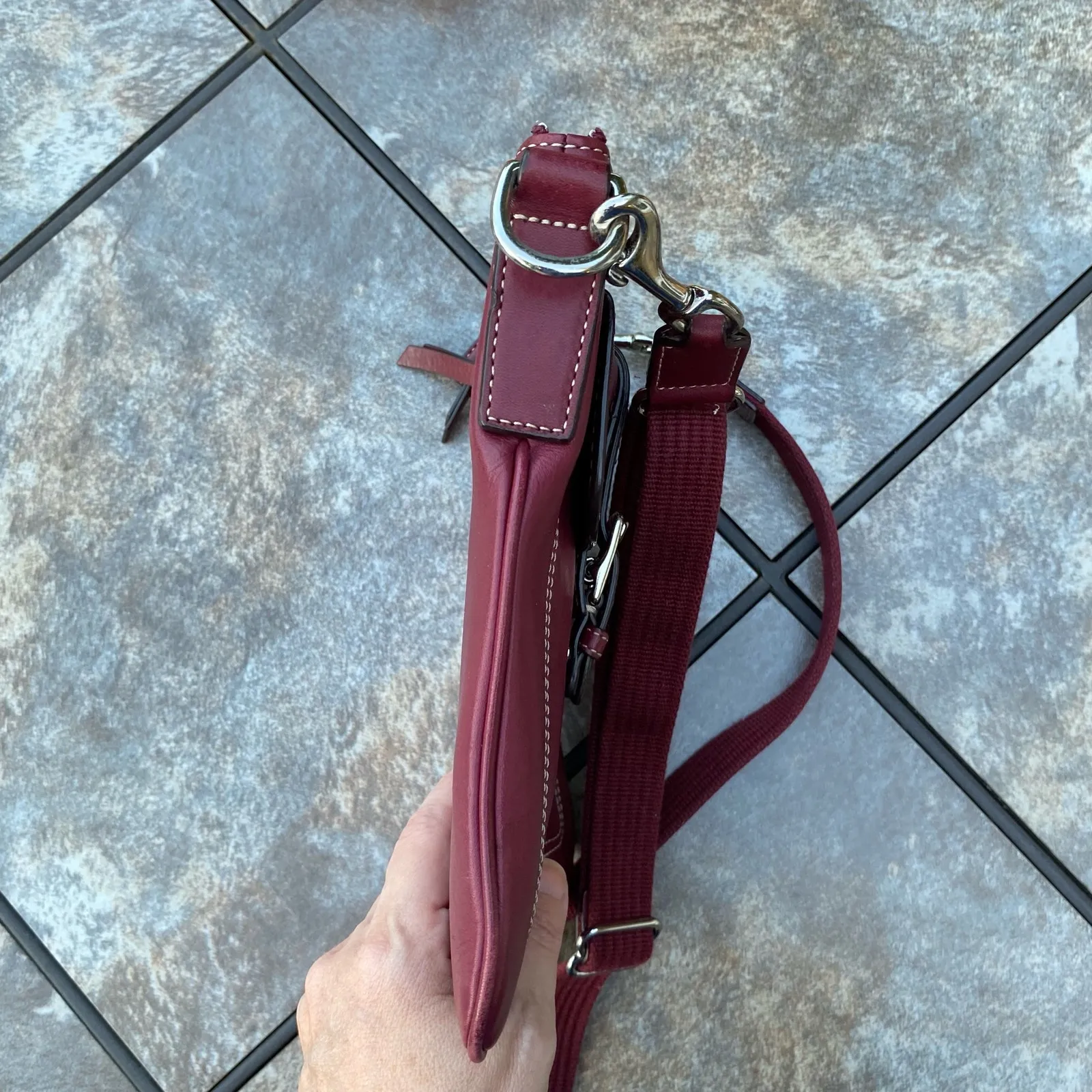 COACH Vintage Red Leather Swing Pack Crossbody Bag - Image 6