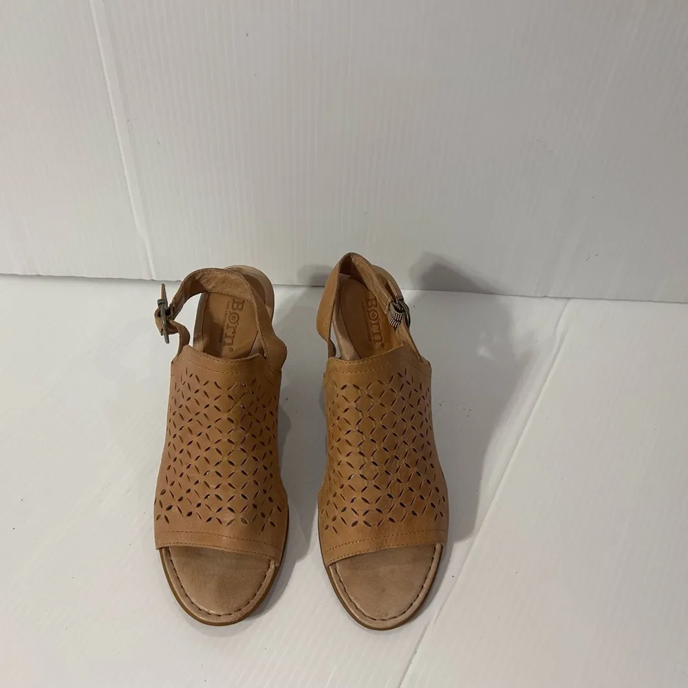 Born tan leather chunky heel ankle strap sandal size 9 M - Image 3