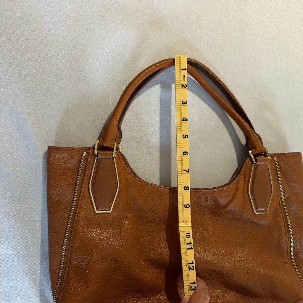 Michael Kors • Vanessa Medium Leather Shoulder Purse Gold Soft Expands Side Zip - Image 9