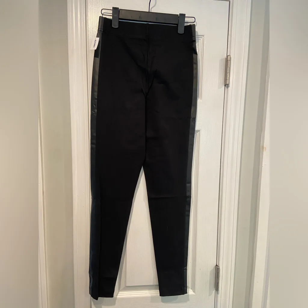 NWT Old Navy Size XS Black 1/2 Faux Leather Pull On Stretch Waist Leggings - Image 5