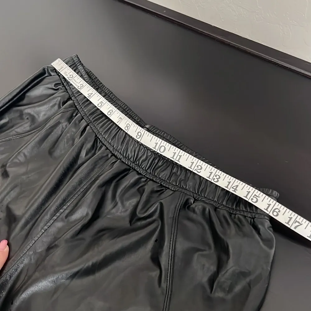 David Lerner Vegan Leather Track Pant
Joggers, lightweight, black, size XL - Image 8