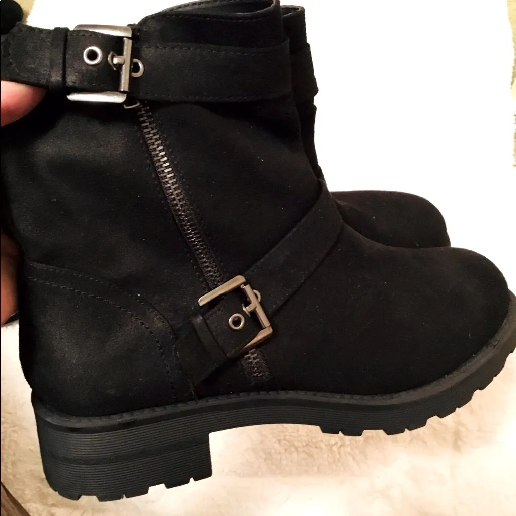 Modern mid calf boots 👢🌟 - Image 2