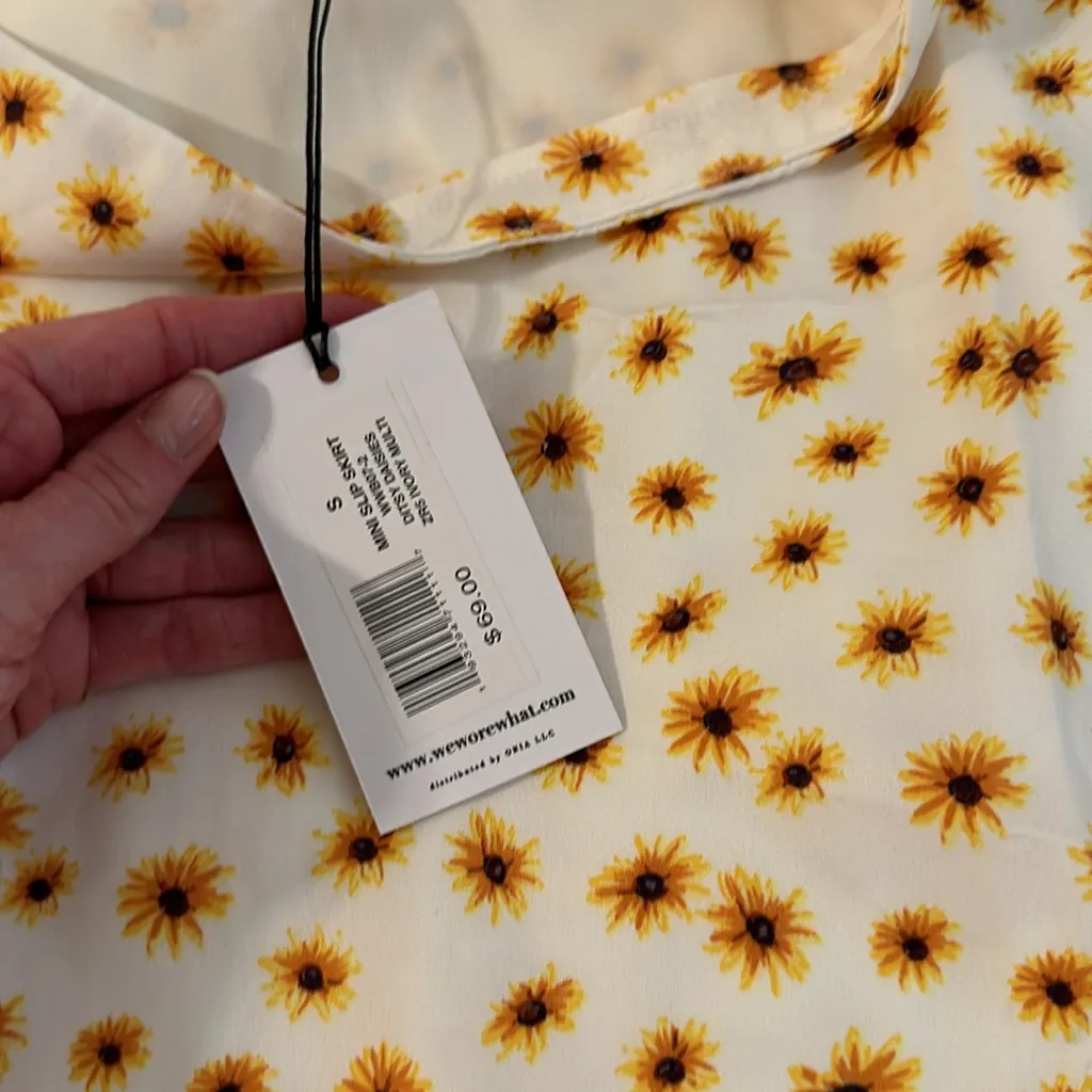 NWT WeWoreWhat Mini Slip Skirt in Ditsy Daisies Ivory - Image 4