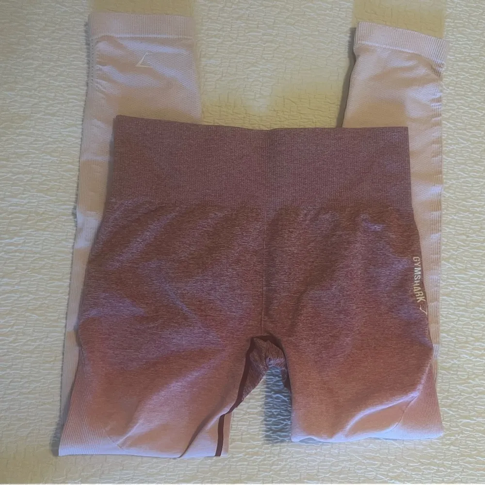Gymshark Women's Pink Ombre Seamless Leggings Size M Activewear - Image 2