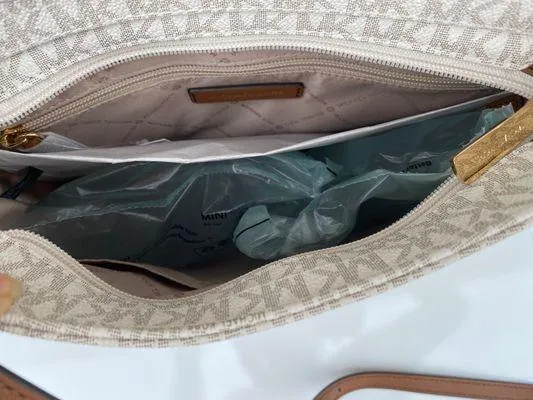 MK JST LG Messenger Leather Crossbody Bag - Image 7