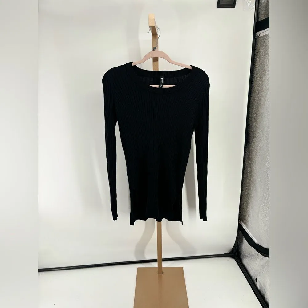 Athleta black double side split ribbed long sleeve sweater size medium - Image 5