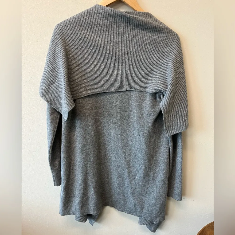 Lafayette 148 New York gray 100% merino wool cardigan - Image 3