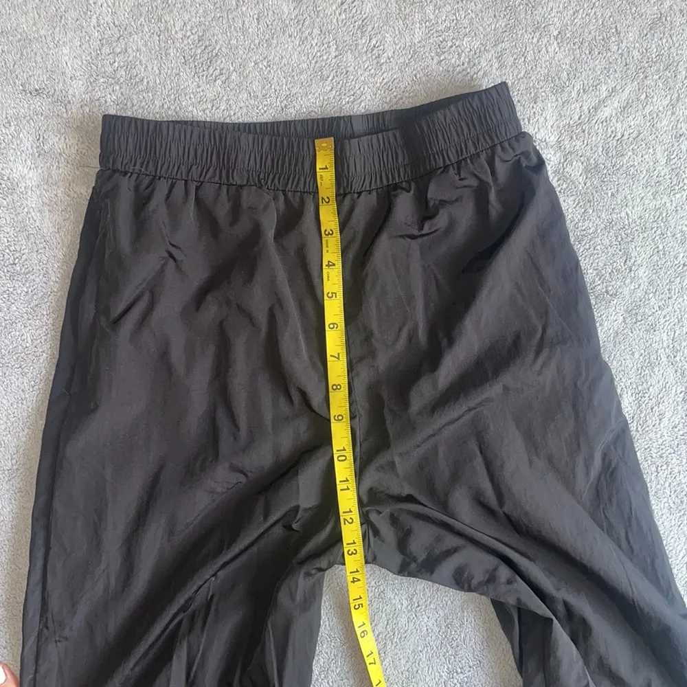 NWOT URBAN OUTFITTERS High Rise Wind Breaker Joggers Size M - Image 6