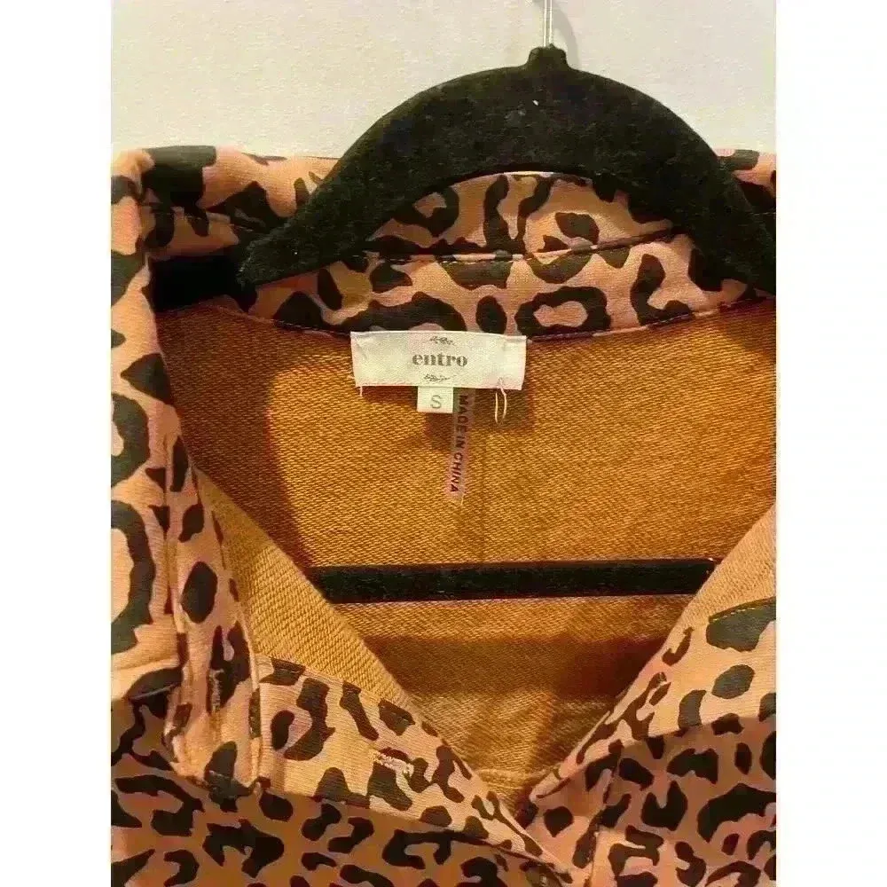 NWOT Entro Leopard Animal Print Long Sleeve Shorts Romper, sz S - Image 3