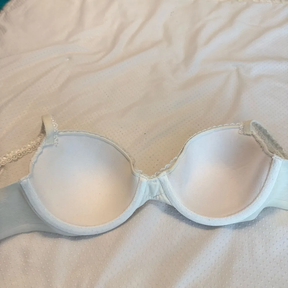 White Underwire Bra See Measurements Size undefined - Image 6