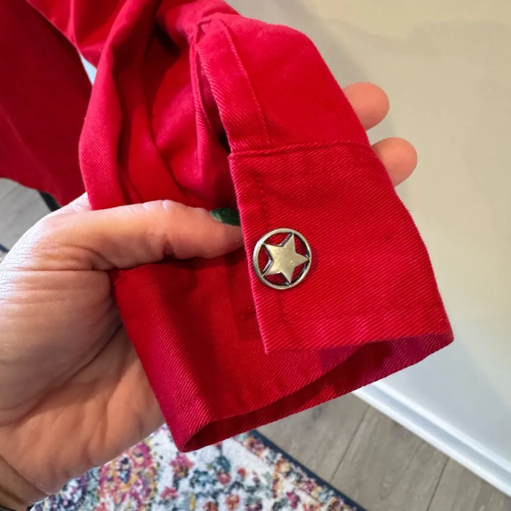 Red Star Patriotic Flag Button Up Woman’s Long Sleeve Collared Top Size Medium - Image 7