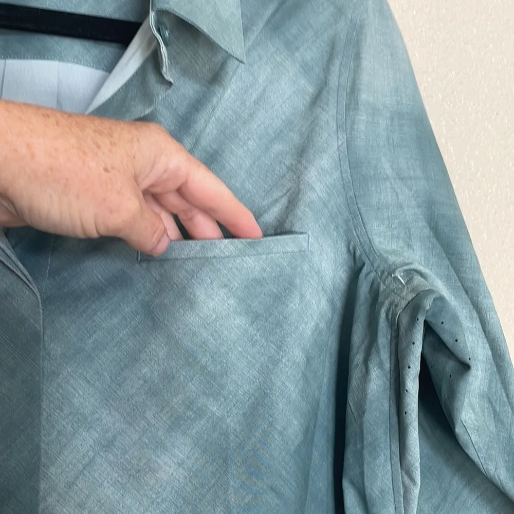 ATHLETA Urbanite Printed Button Front Oversized Top Denali Green Sz Small NWOT - Image 5