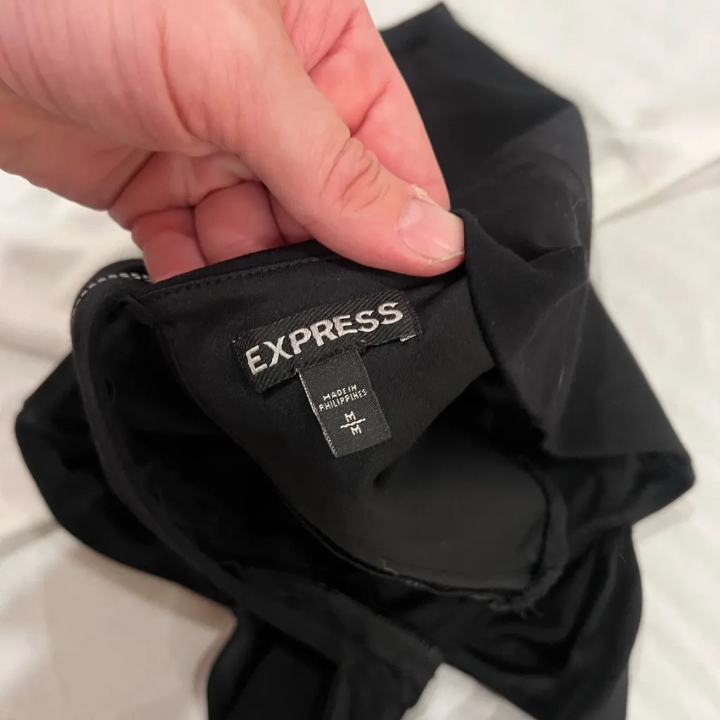 EXPRESS  Black Crop Top - Image 4