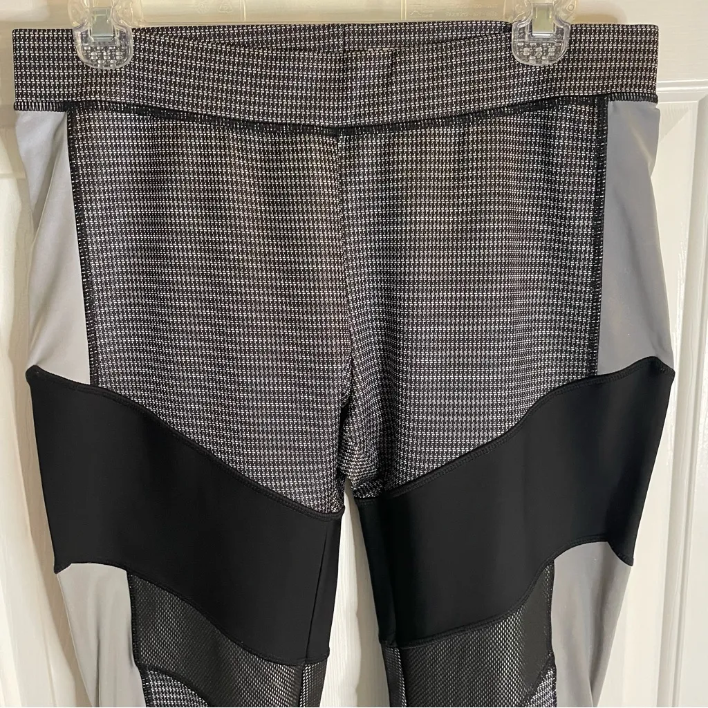 Alexander Wang X H&M Collection Black and Gray Metallic Leggings Size 10 - Image 4