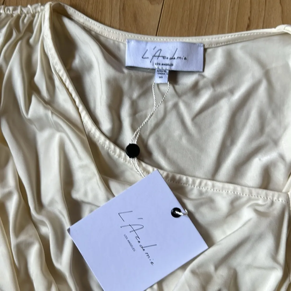 L’Acadamie Cream Top - Image 2