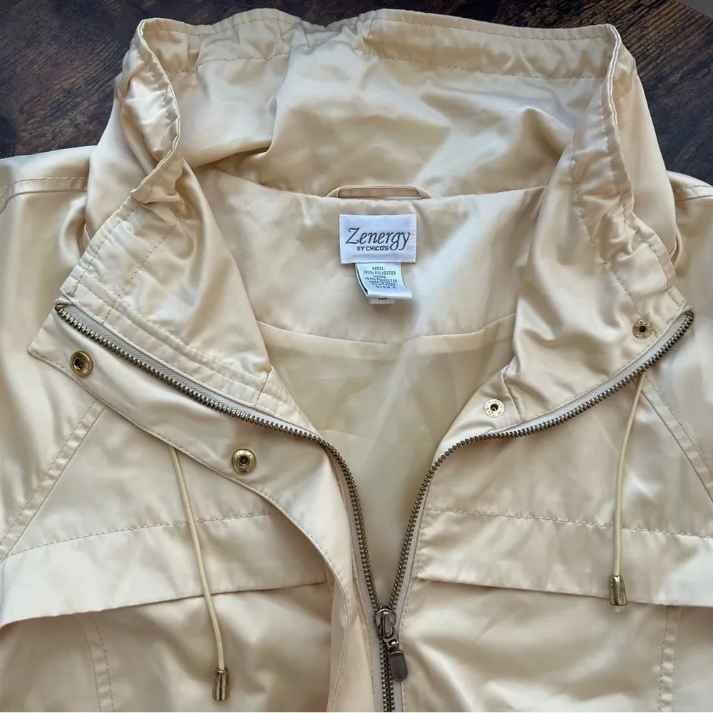 Zenergy by Chicos windbreaker, light rain jacket. Size: Chicos 2, 10/12. - Image 4