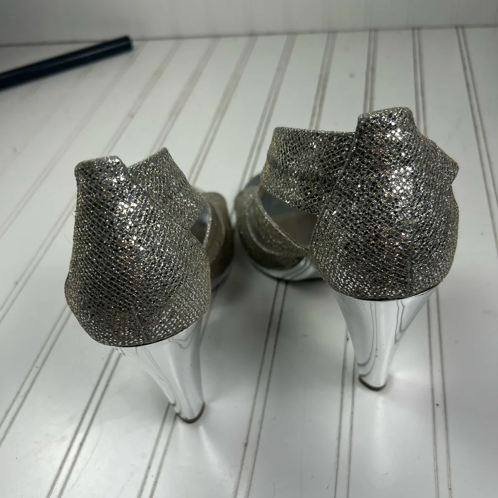 Michael Kors Berkley Silver Glitter Zip-Front T-Strap Heels Size 8.5 - Image 5