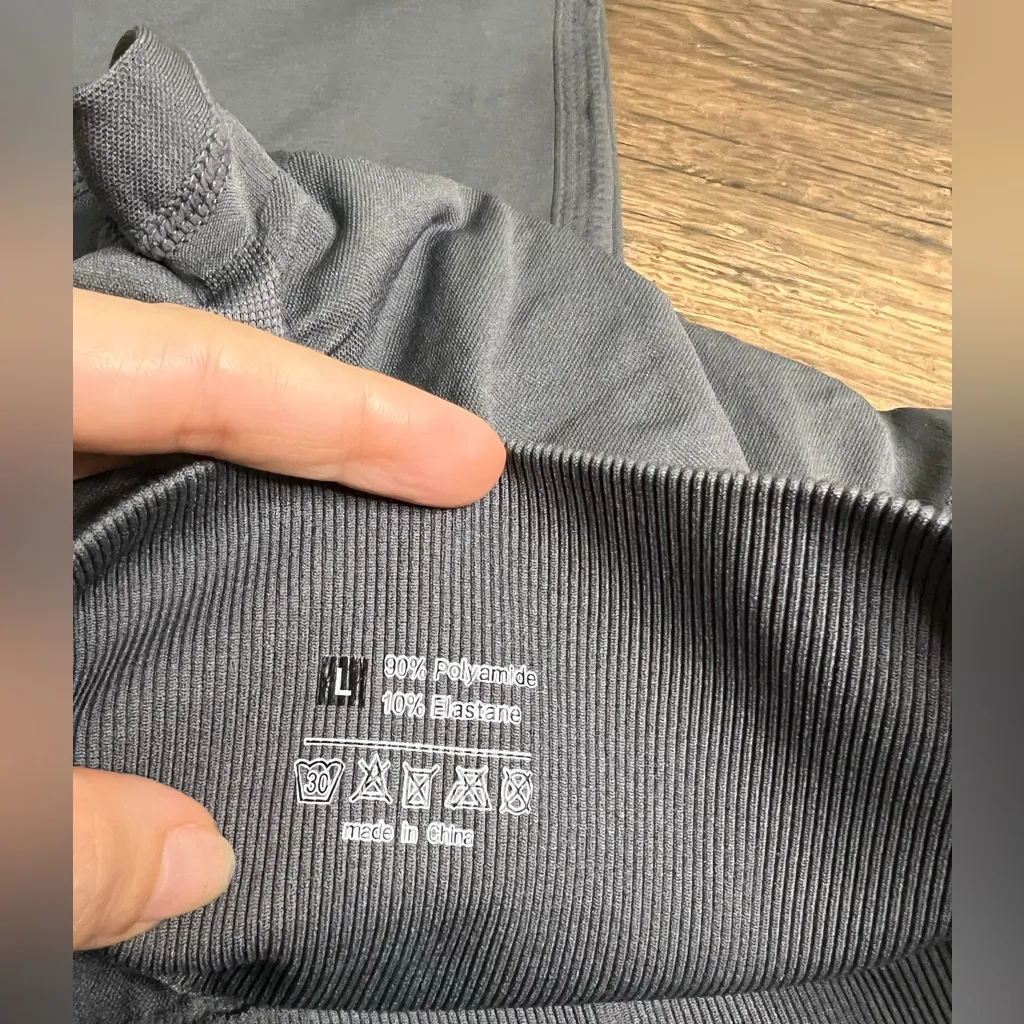 Halara Seamless Flow Scrunch Butt Leggings Gray Size L Tummy Control - Image 2
