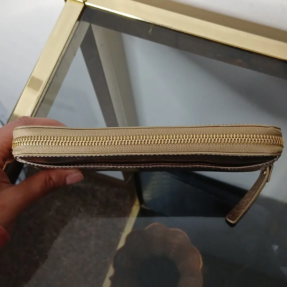 Kate spade metallic champagne zip wallet - Image 4