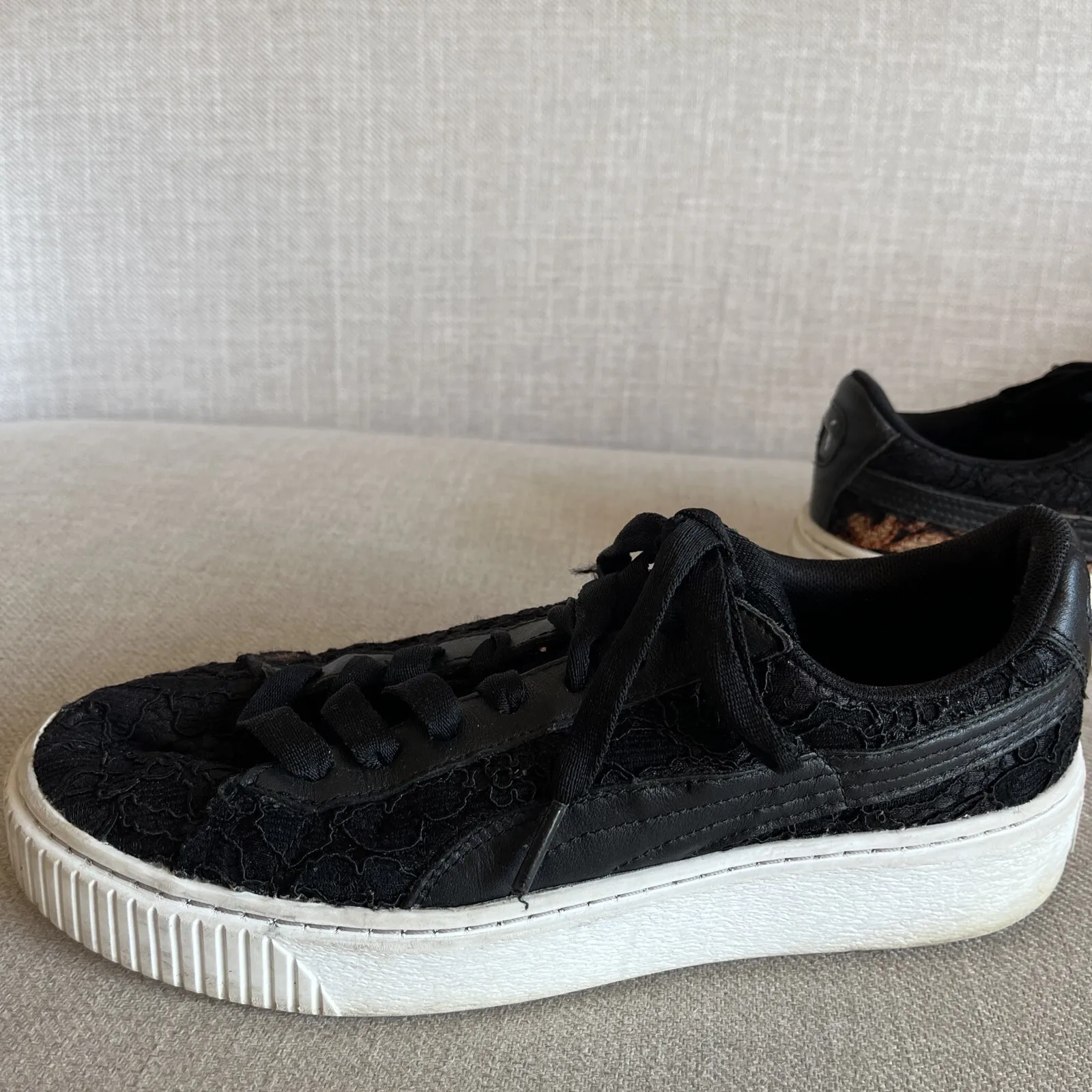 Puma Size 8.5 Woman's Black Lace Floral Basket Classic Platform Sneakers Lace Up - Image 7