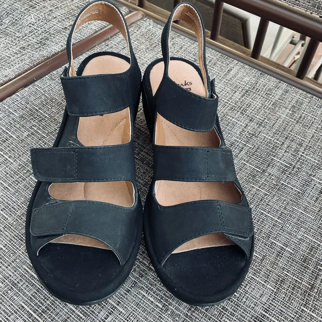 Comfy low wedge sandals 🪻🪻 - Image 9