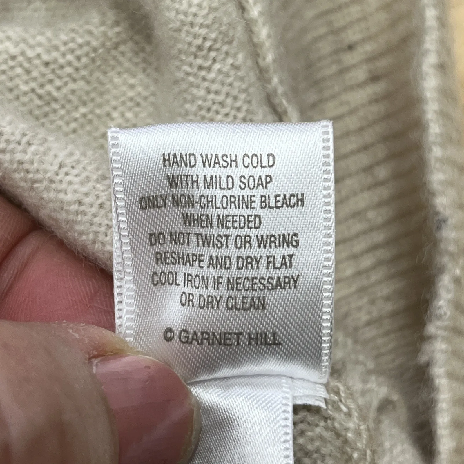 Garnet Hill Cashmere Sweater Womens Small Beige Relaxed Luxury Parisian Capsule - Image 9