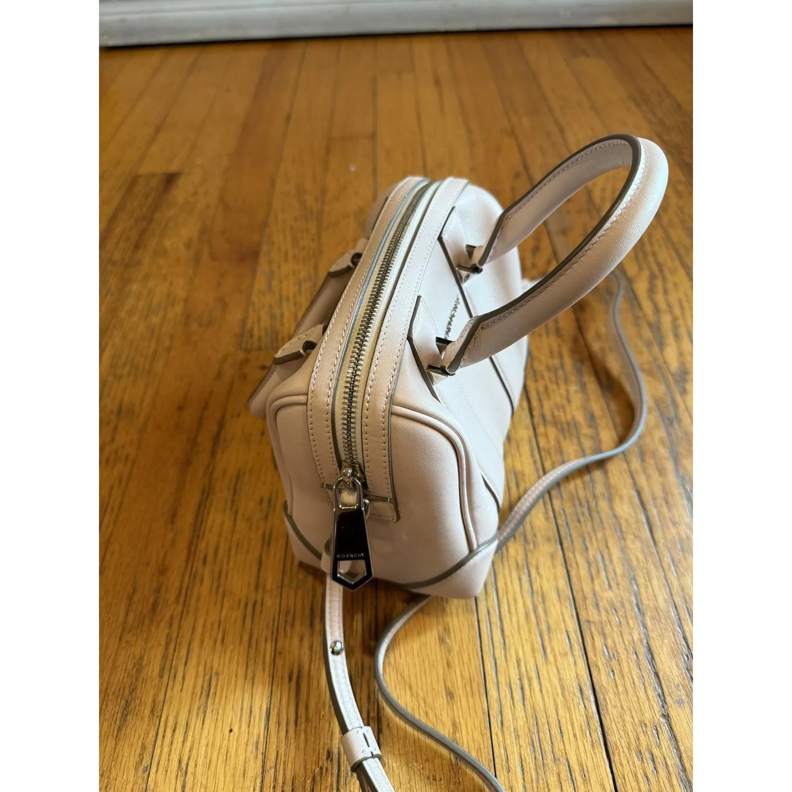 Givenchy Lucrezia Mini Satchel Womens Blush Leather Crossbody Made in Italy - Image 4