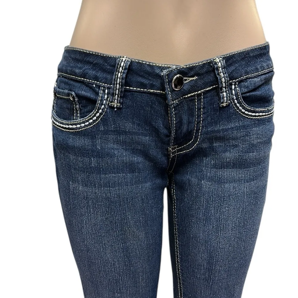 Y2K YMI Embroidered Low Rise Button Flap Pocket Capri Blue Jeans Size 5 - Image 3