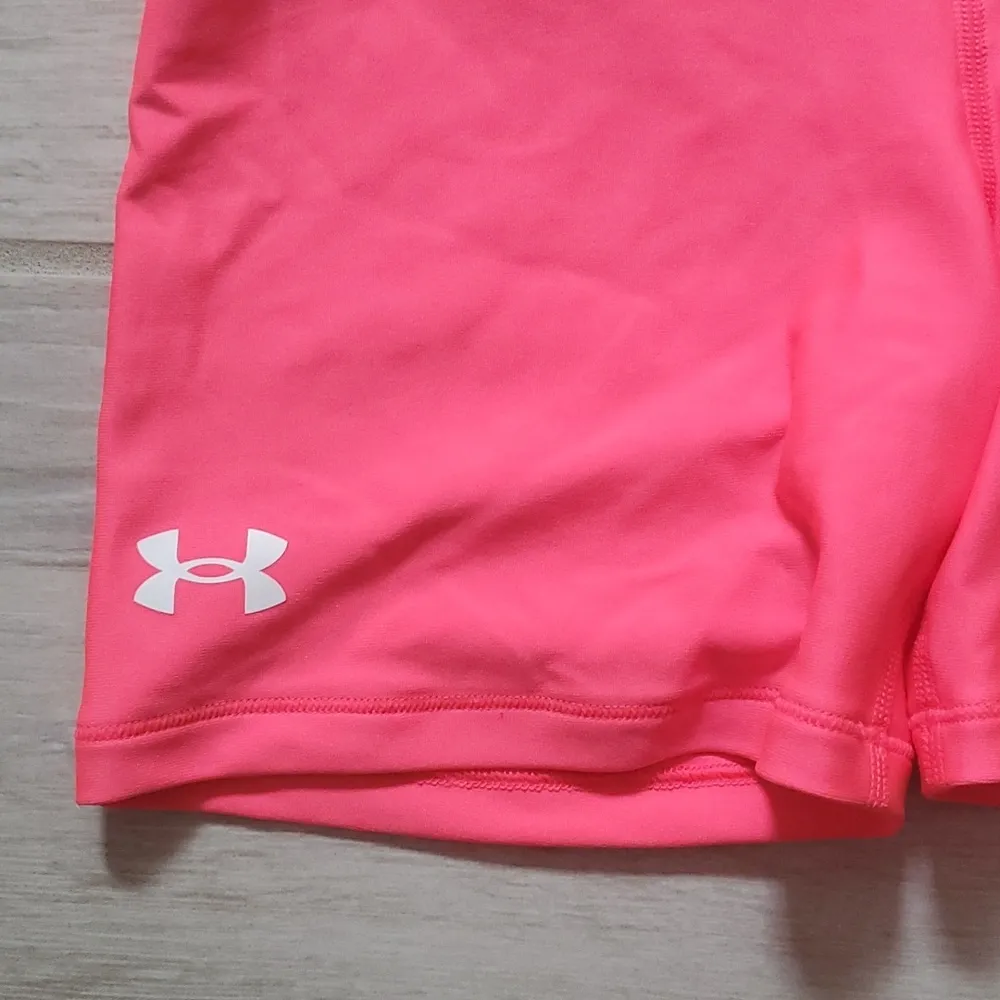 NWT Under Armour Mid Rise Compression Shorts - Image 2