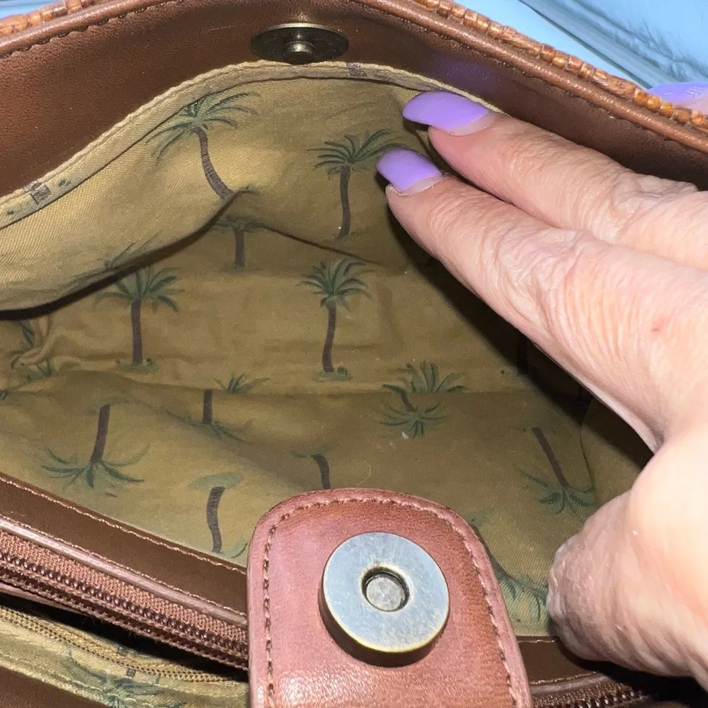 Fossil Woven And Leather Vintage Three Compartment bag - Image 6