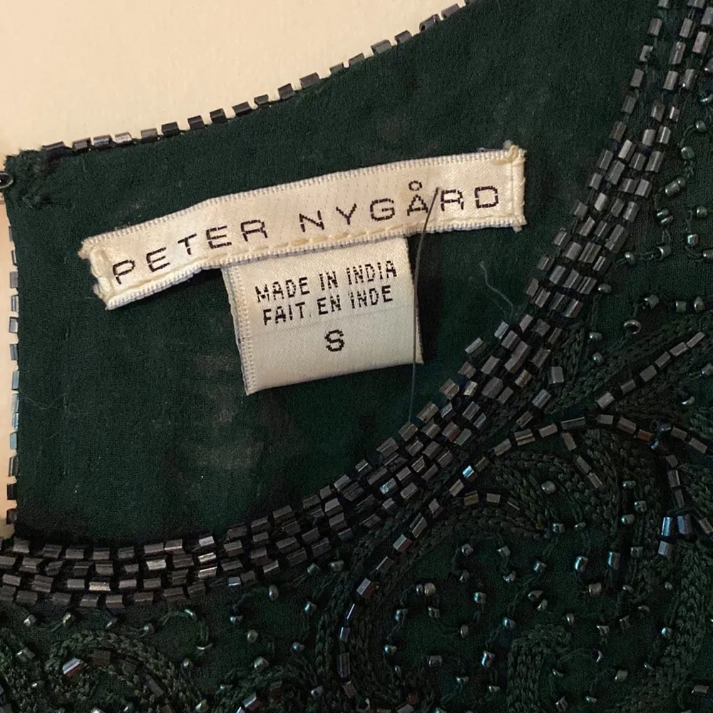 Vintage women’s Peter Nygård size small heavily beaded blouse top emerald green - Image 7